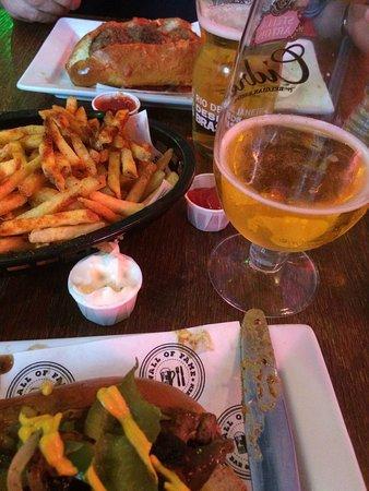 Wall Of Fame Bar & Kitchen